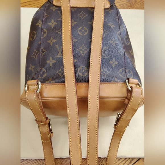 Louis Vuitton Montsouris MM Backpack - Picture 3 of 16